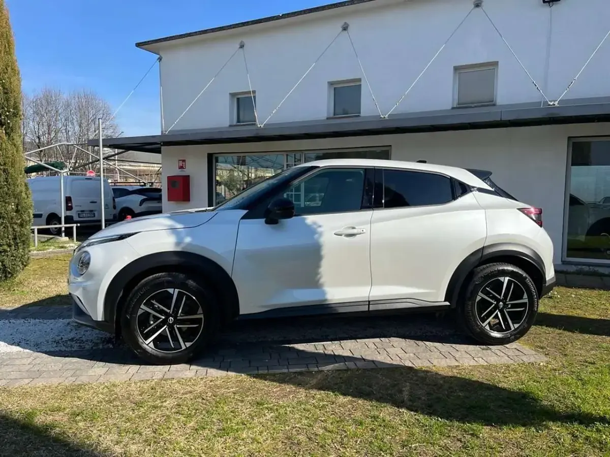Usata Nissan Juke N-Connecta 114 CV (83 kW) 2025 White pearl SUV