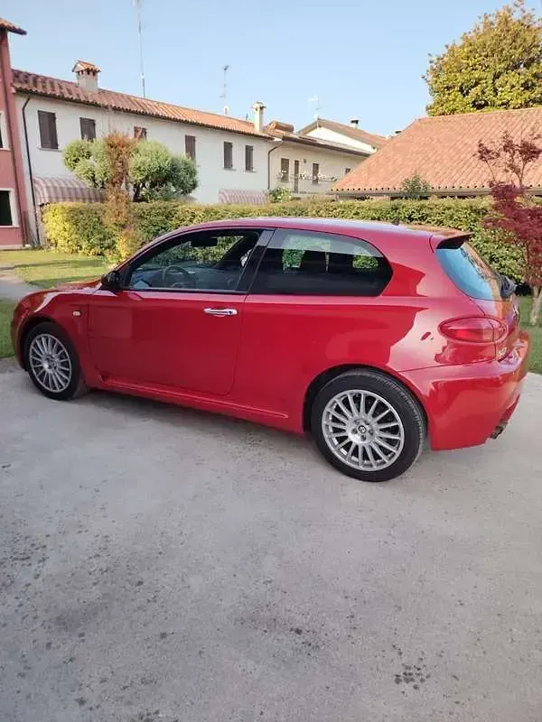 Usata Alfa Romeo 147 GTA 252 CV (185 kW) 2003 Utilitaria