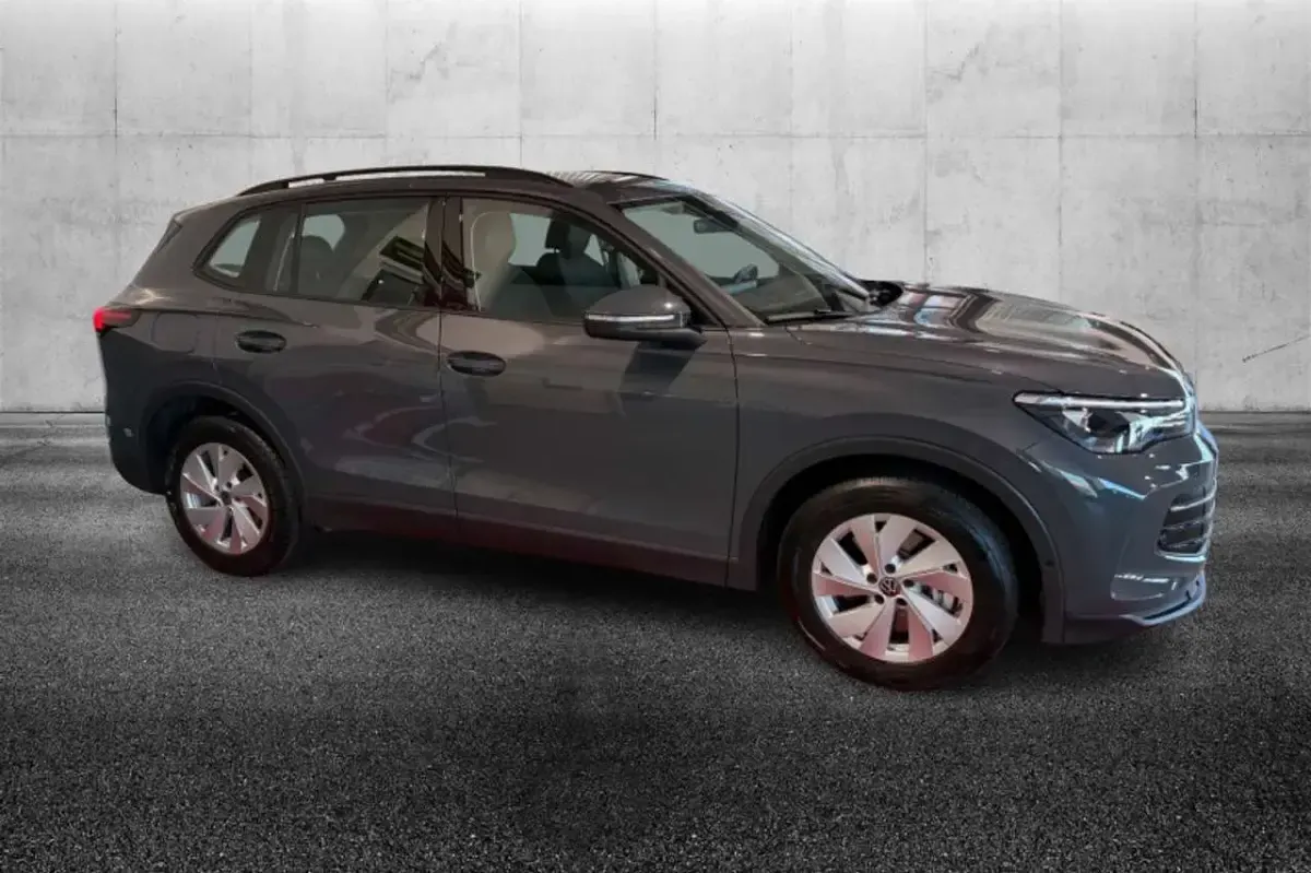 Usata VW Tiguan Life 150 CV (110 kW) 2025 Grigio SUV