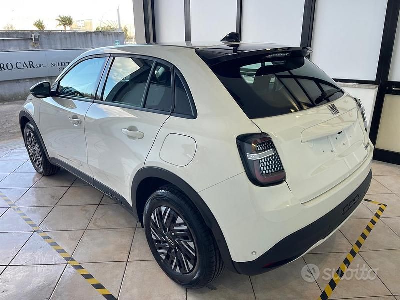 Usata Fiat 600 100 CV (73 kW) 2024 Bianco SUV