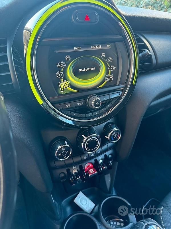 Begagnad Mini One D 102 HK (75 kW) 2017 Svart Halvkombi