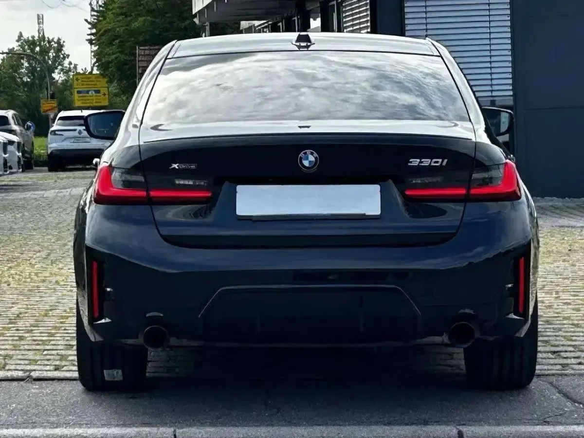 Usata BMW 330 M Sport 245 CV (180 kW) 2025 Nero zaffiro Berlina