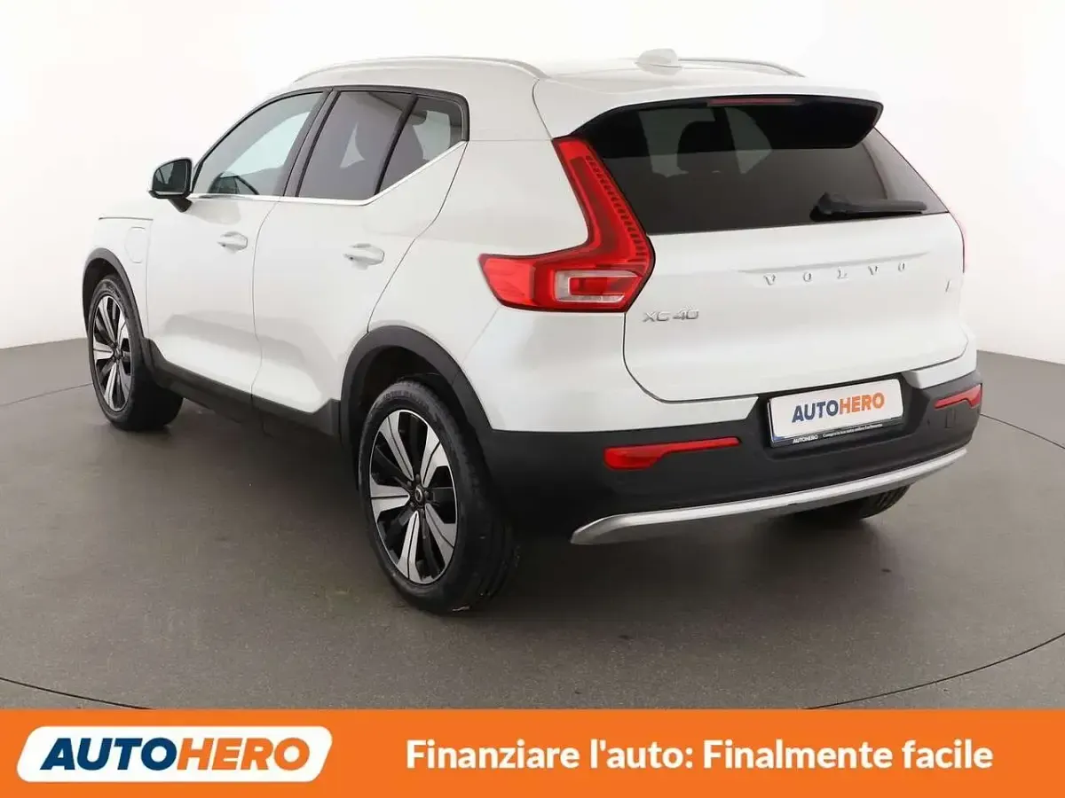 Usata Volvo XC40 Core 211 CV (155 kW) 2022 Bianco SUV