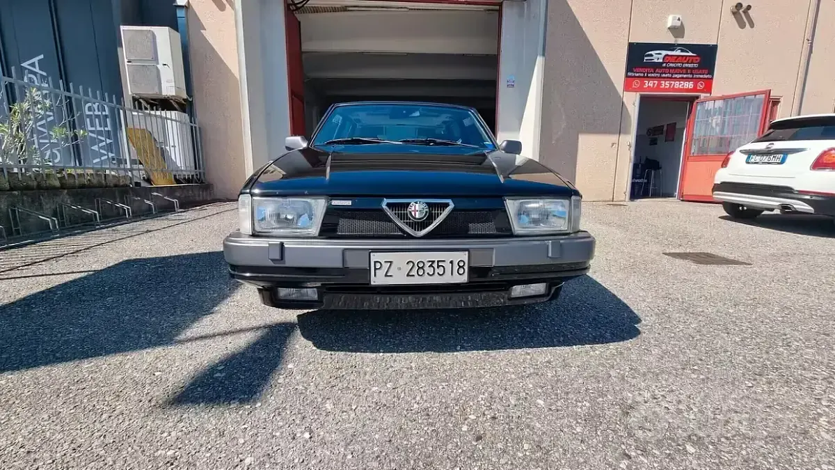 Usata Alfa Romeo 75 155 CV (114 kW) 1990 Nero Berlina