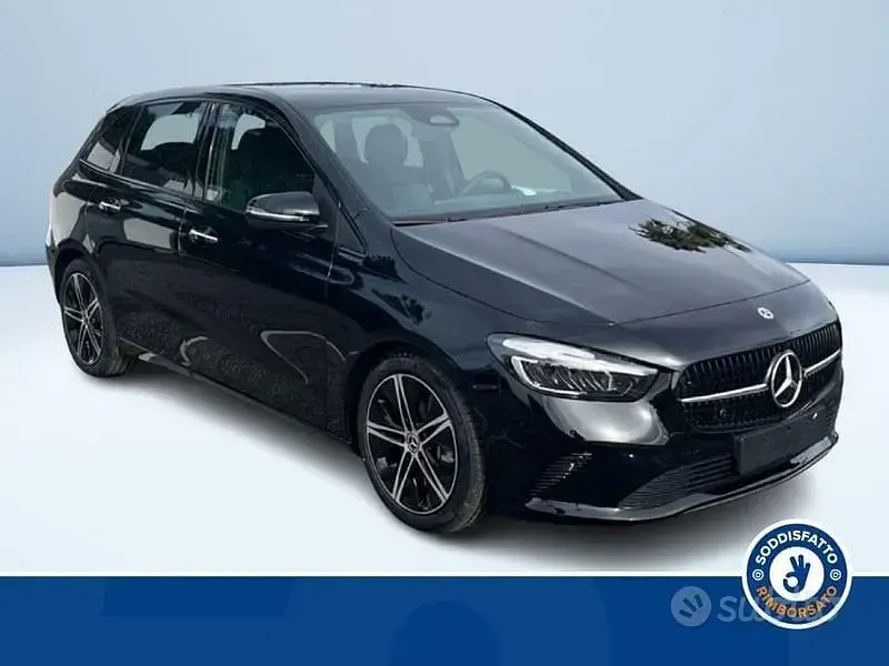 Nuevo Mercedes B180 116 CV (85 kW) 2026 Negro Monovolumen