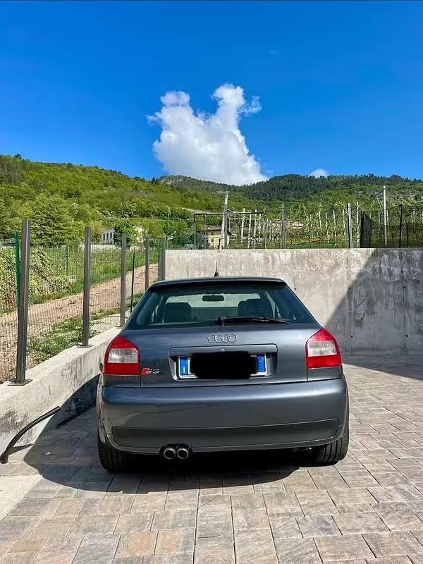 Usata Audi S3 225 CV (165 kW) 2003 Grigio Utilitaria