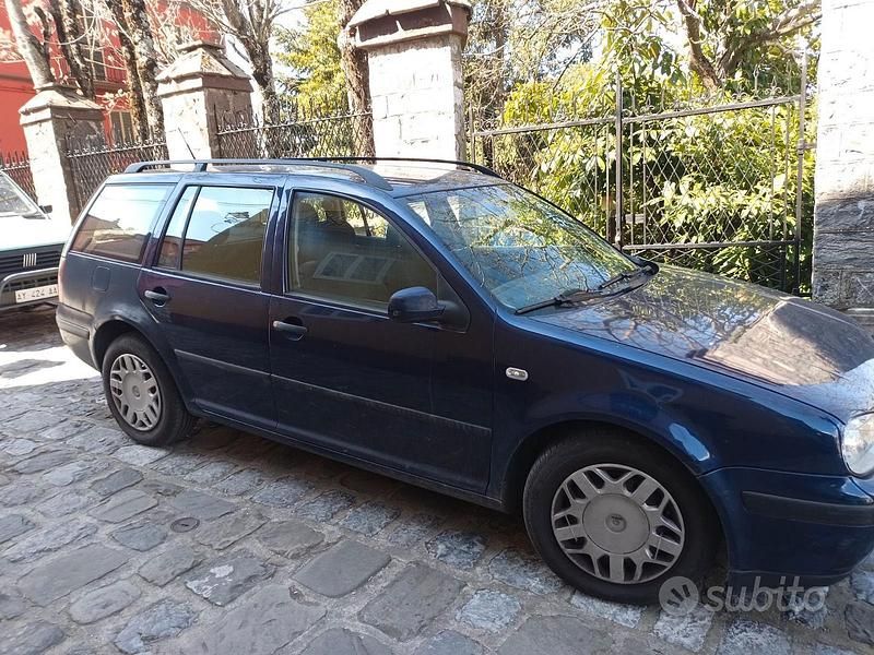 Begagnad VW Golf IV 90 HK (66 kW) 2003 Blå Kombi