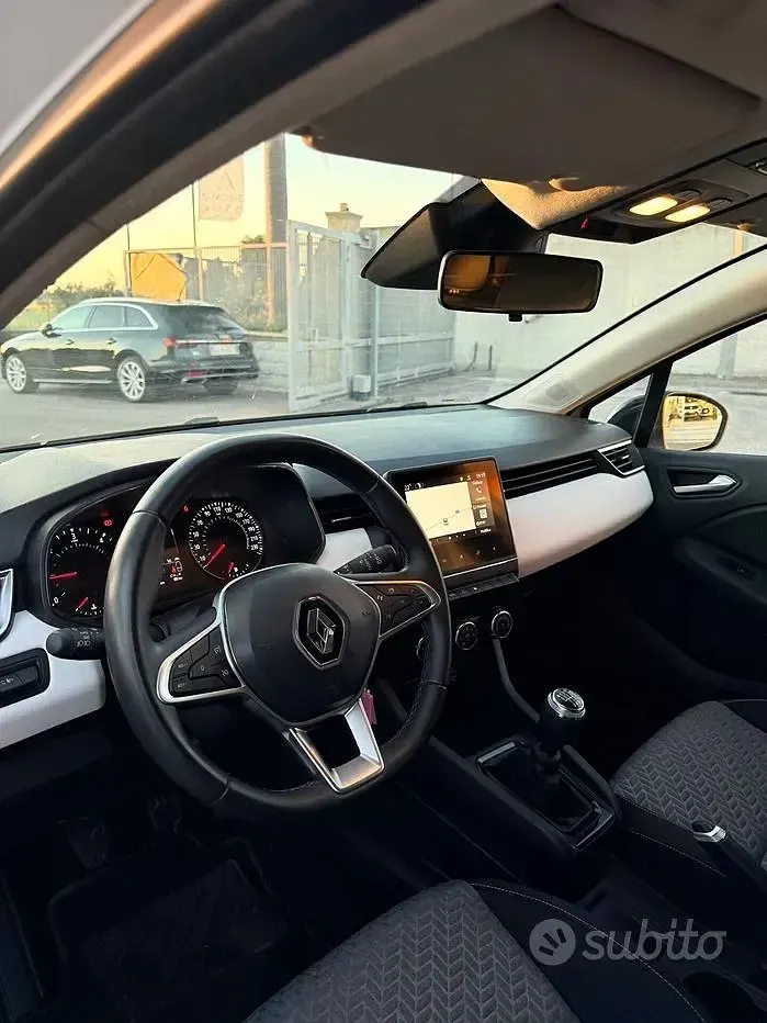 Usata Renault Clio Evolution 100 CV (73 kW) 2023 Bianco Utilitaria