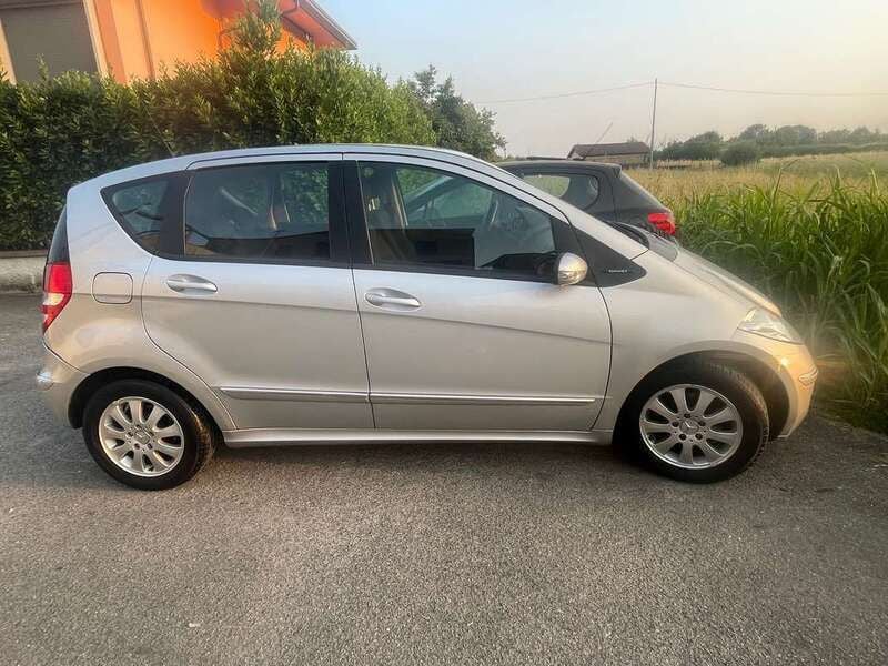 Argento Usata 2005 Mercedes A150 Elegance Monovolume | 1700 € (Super prezzo) - Immagine 1/4