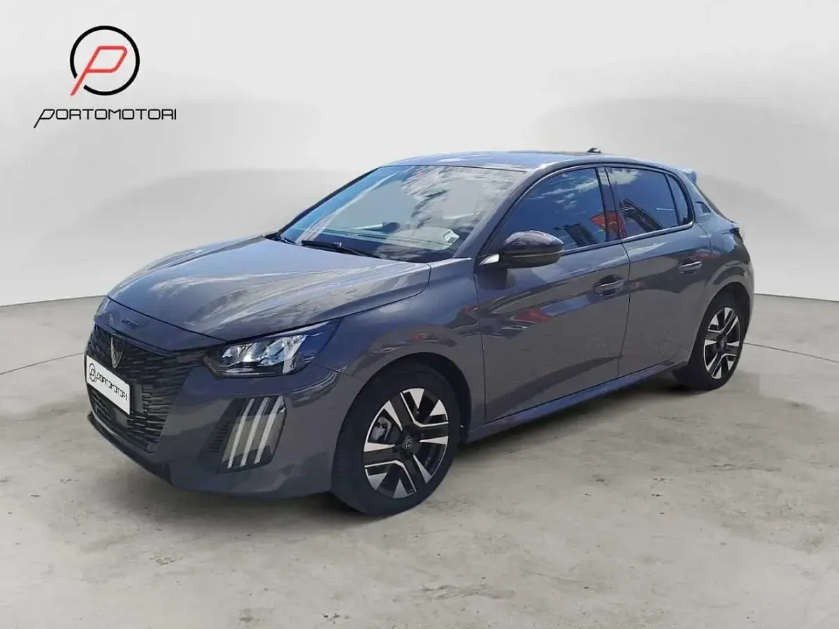 Usata Peugeot 208 Allure 101 CV (74 kW) 2025 Grigio Utilitaria