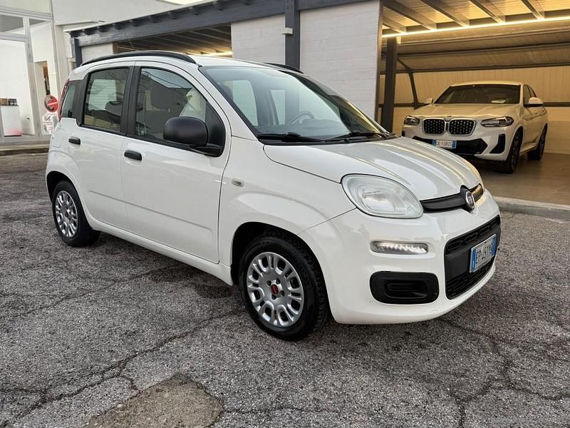 Usata Fiat Panda Lounge 69 CV (50 kW) 2013 Bianco Utilitaria
