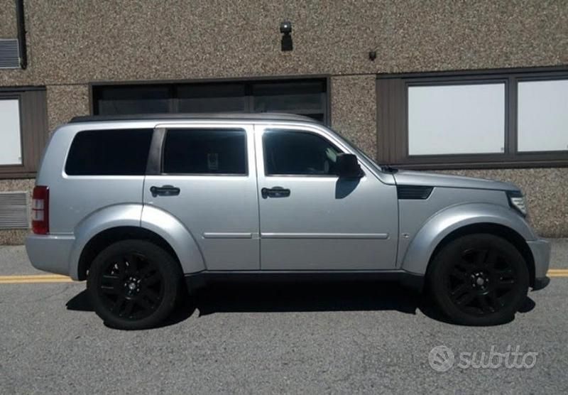 Usata Dodge Nitro SXT 177 CV (130 kW) 2008 Grigio SUV