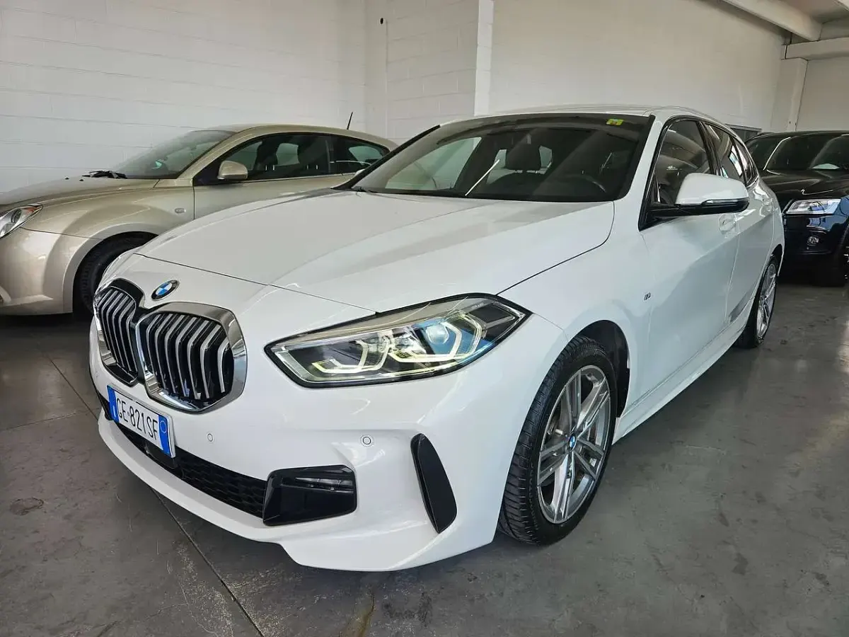 Usata BMW 118 M Sport 150 CV (110 kW) 2021 Bianco Utilitaria