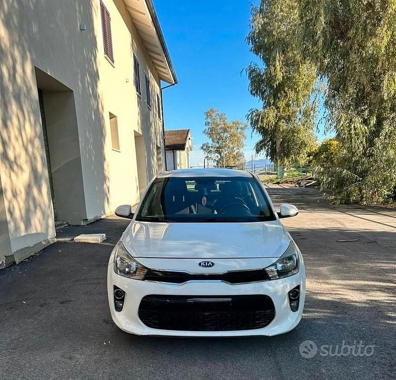 Usata Kia Rio Active 84 CV (61 kW) 2018 Bianco Berlina