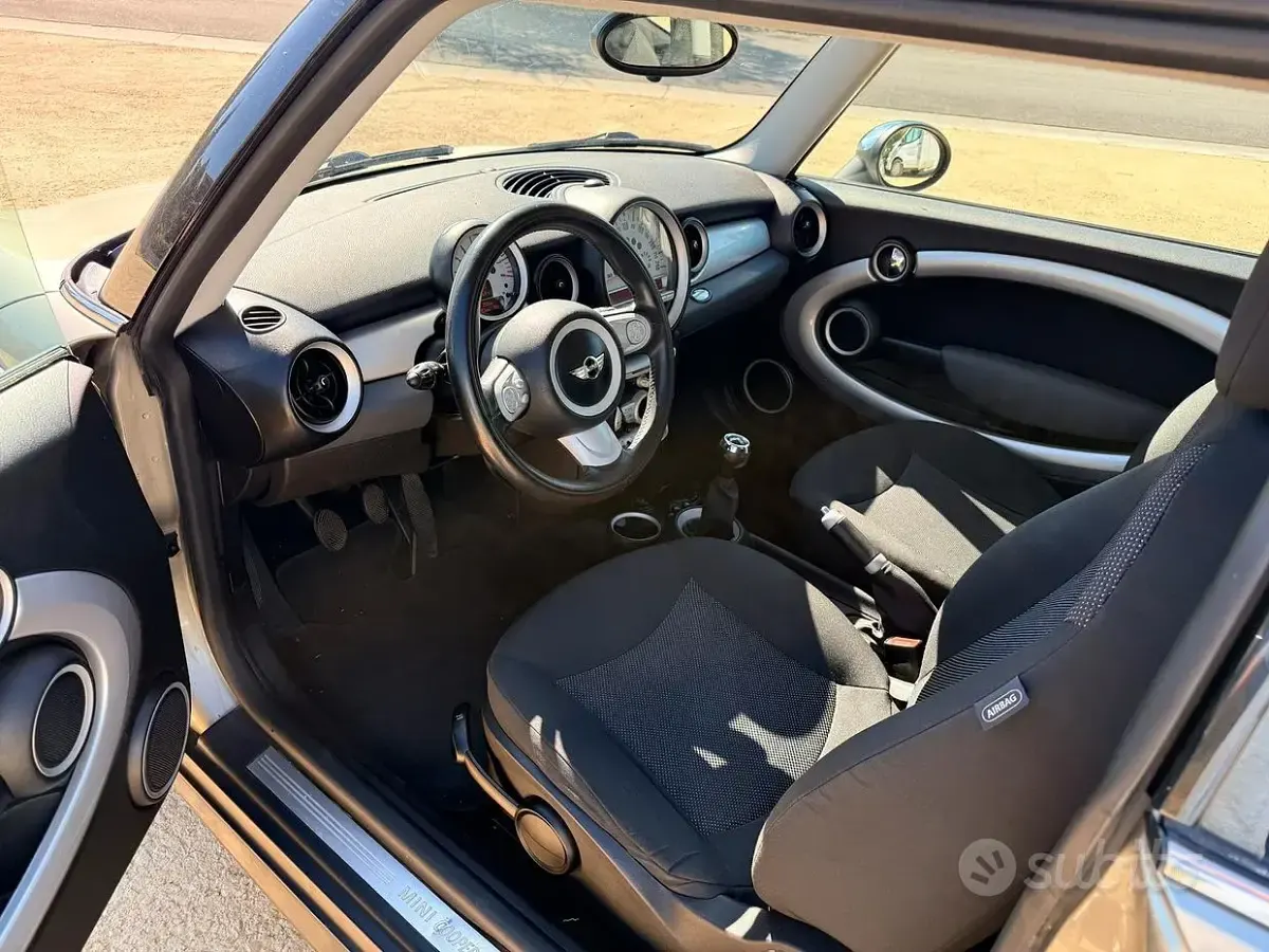 Usata Mini Cooper Pepper 120 CV (88 kW) 2008 Grigio Utilitaria