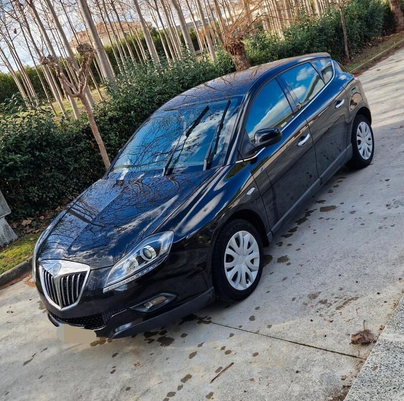 Usata Lancia Delta 120 CV (88 kW) 2009 Nero Utilitaria