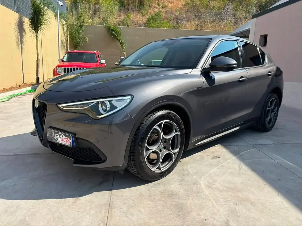 Usata Alfa Romeo Stelvio Sprint 190 CV (139 kW) 2021 Grigio SUV