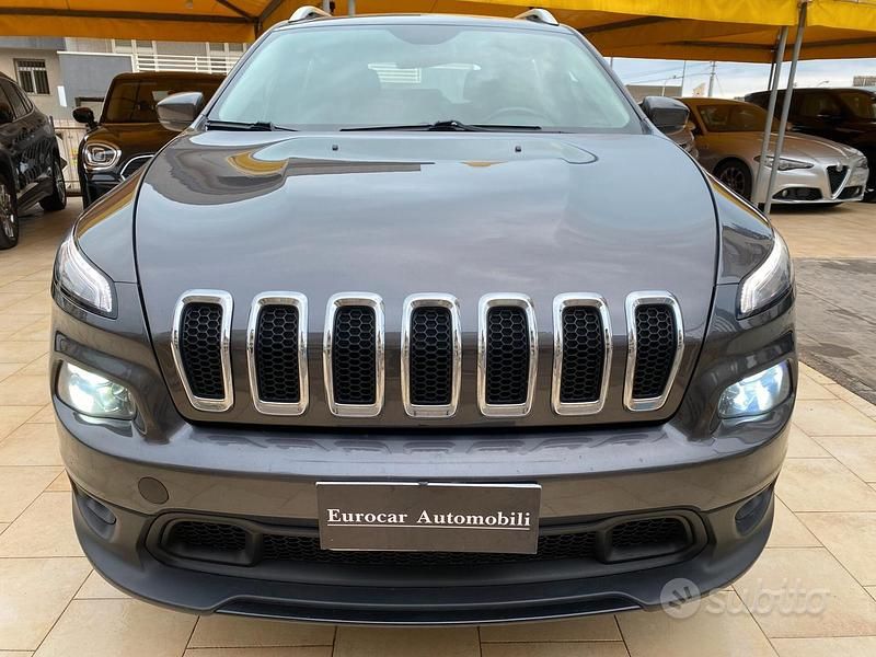 Usata Jeep Cherokee Longitude 140 CV (102 kW) 2016 Grigio SUV