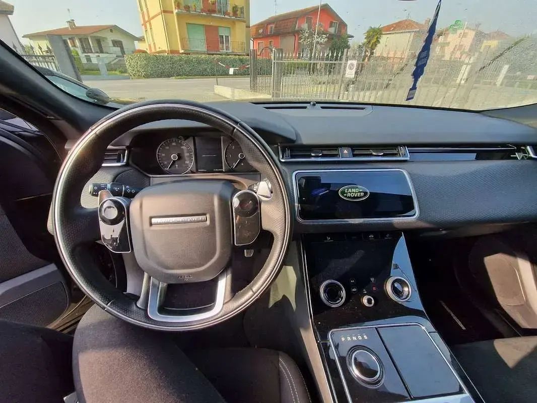 Usata Land Rover Range Rover Velar R-Dynamic 179 CV (131 kW) 2020 Nero SUV