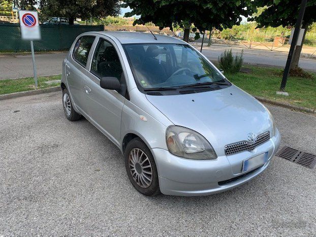 Toyota yaris 2001
