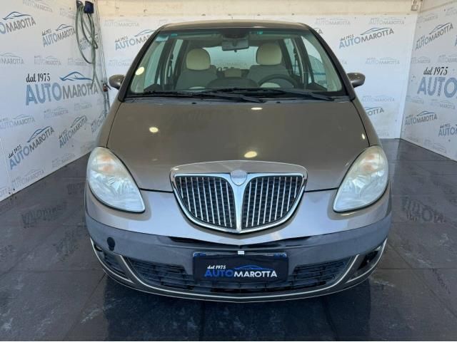 Usata Lancia Musa 70 CV (51 kW) 2006 Oro Monovolume