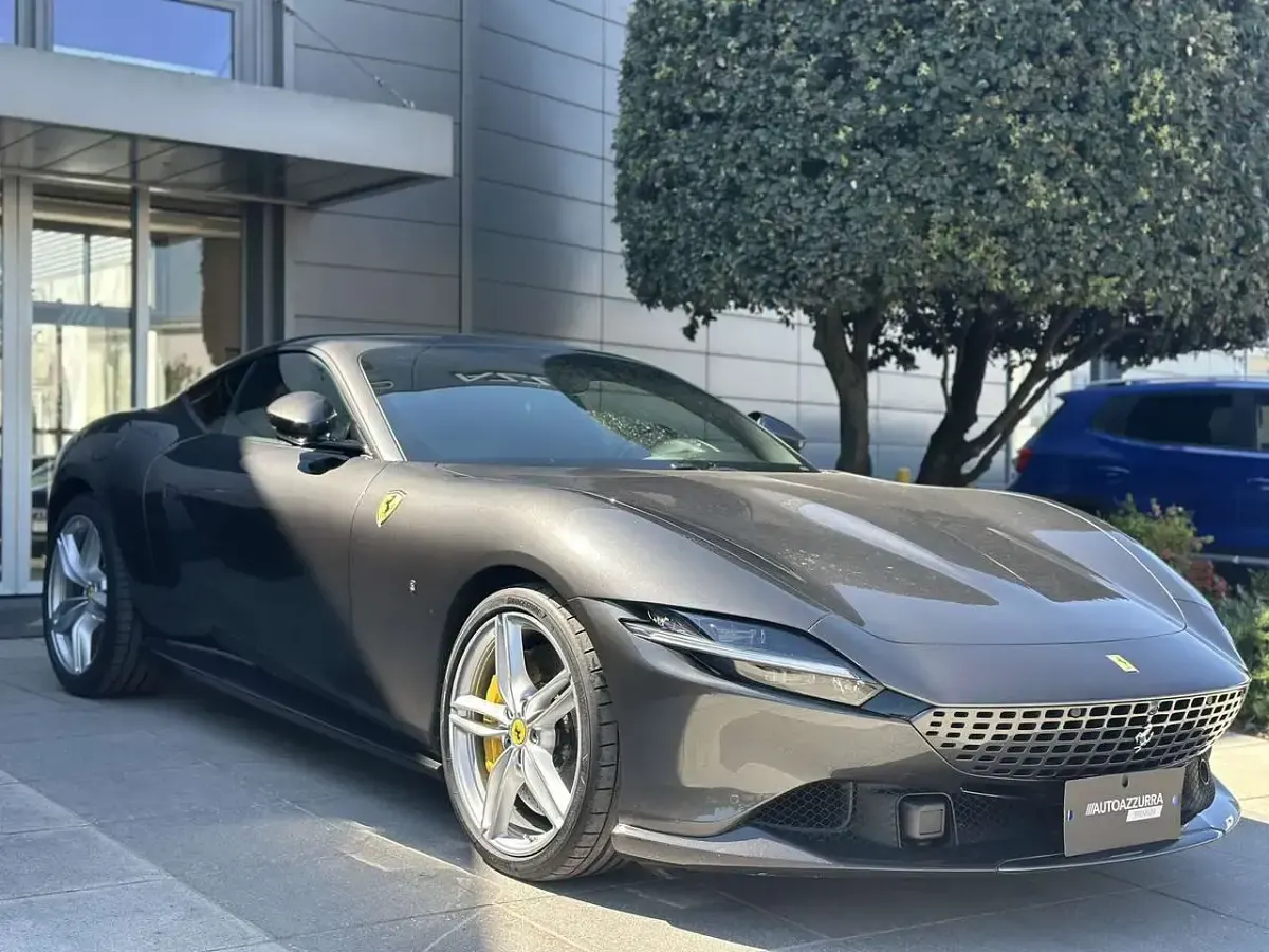 Usata Ferrari Roma 620 CV (456 kW) 2022 Grigio Coupé