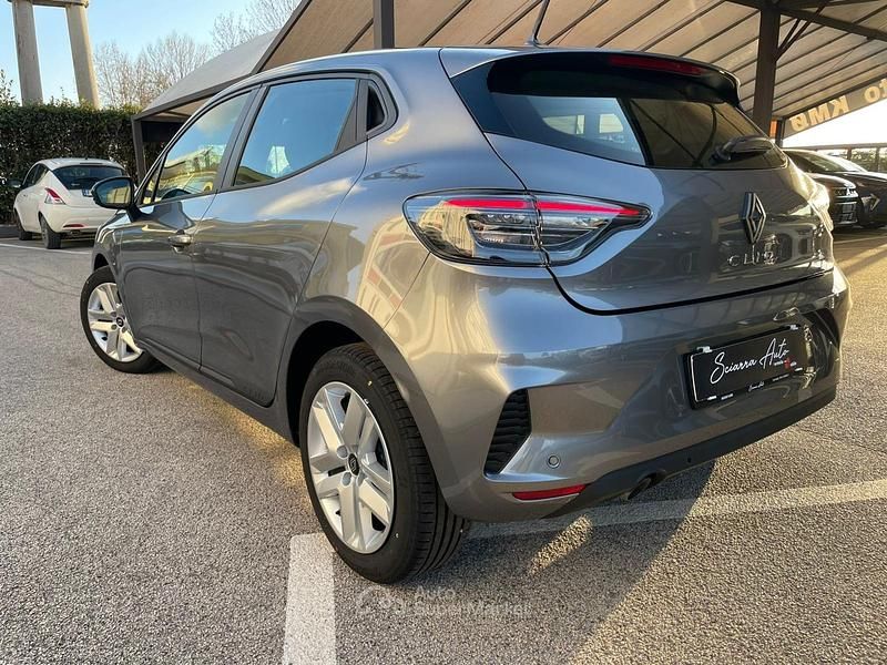 Nuova Renault Clio V Evolution 101 CV (74 kW) 2026 Gray Berlina