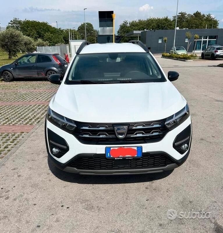 Bianco Usata 2022 Dacia Jogger Monovolume | 12.000 € (Buon prezzo) - Immagine 1/4