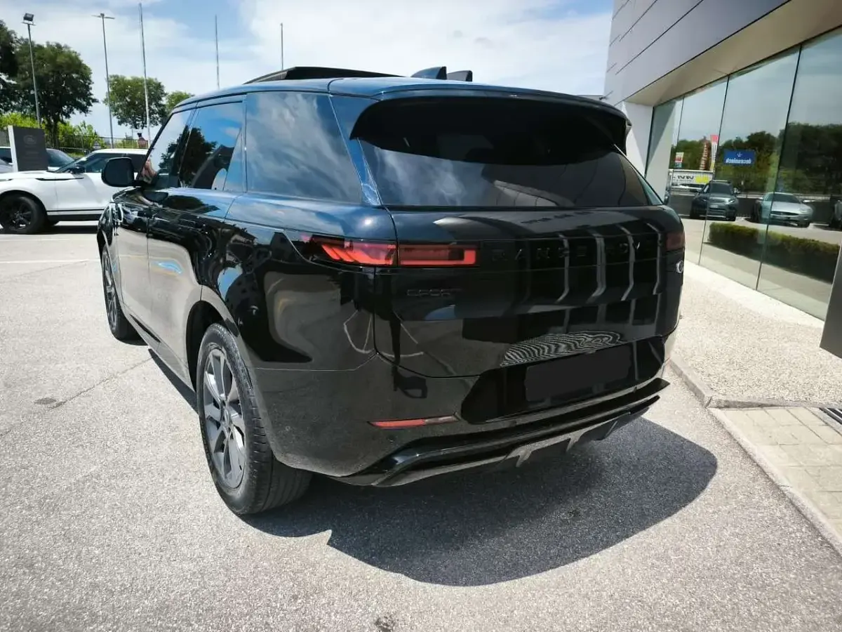 Usata Land Rover Range Rover Sport SE Dynamic 249 CV (183 kW) 2023 Nero SUV