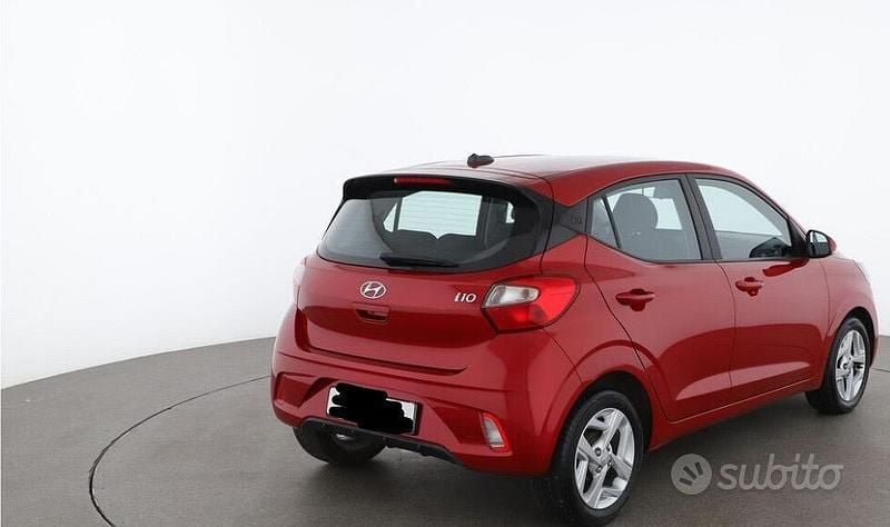Usata Hyundai i10 Advanced 67 CV (49 kW) 2023 Rosso bordeaux Utilitaria