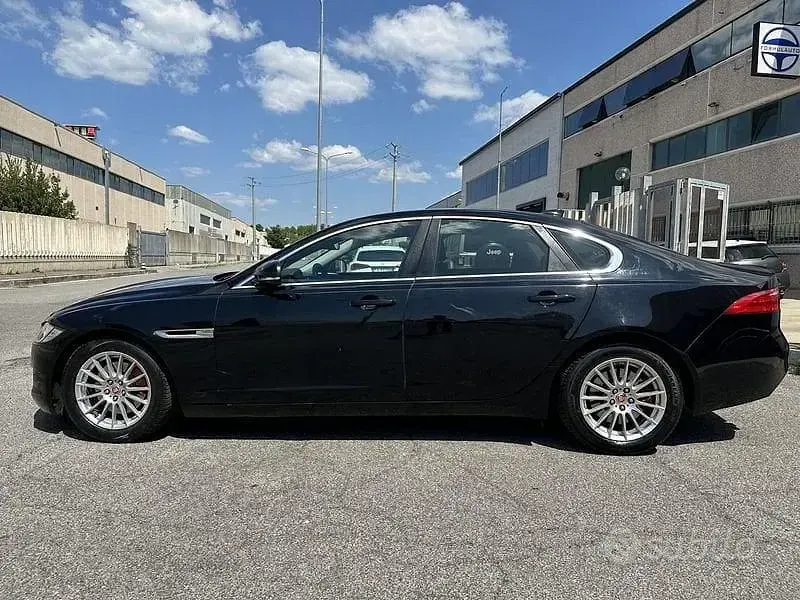 Usata Jaguar XF Portfolio 179 CV (131 kW) 2017 Nero Berlina