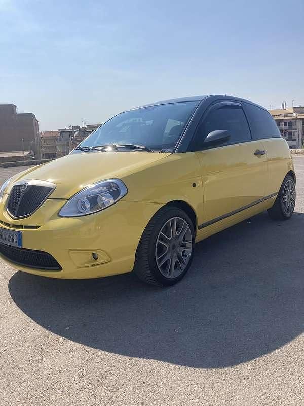 Usata Lancia Ypsilon 90 CV (66 kW) 2008 Giallo Utilitaria