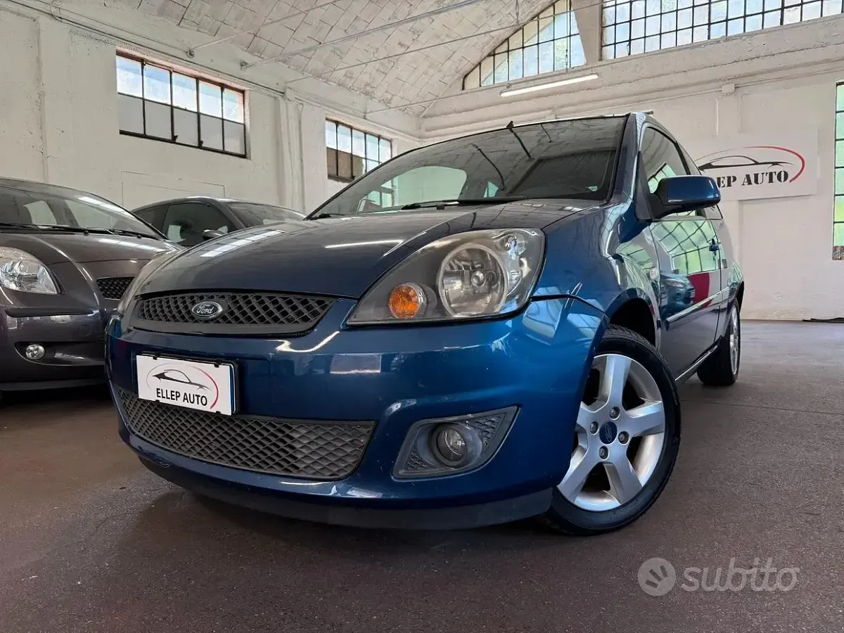 Usata Ford Fiesta Ghia 68 CV (50 kW) 2007 Utilitaria