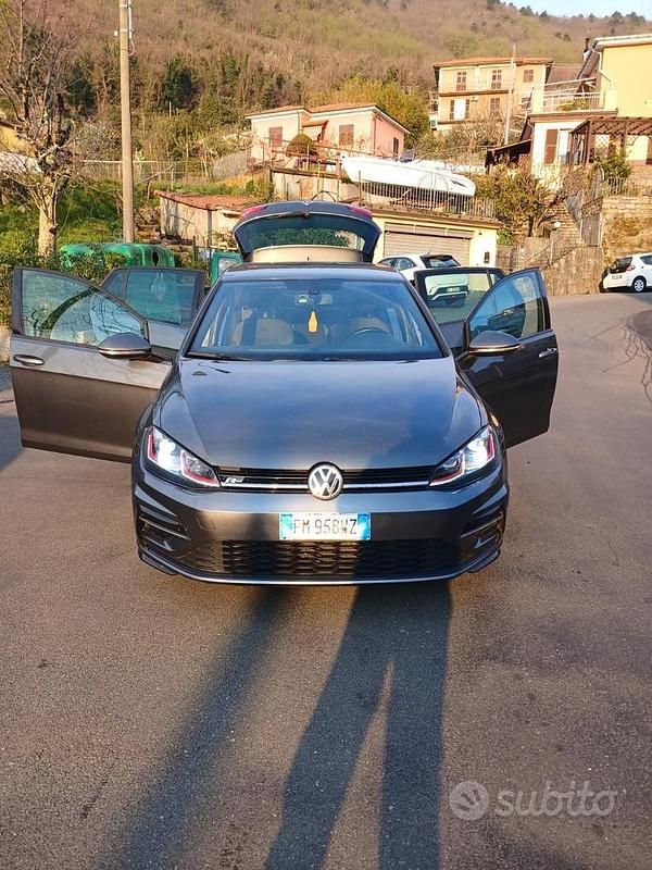 Usado VW Golf VII R 2018 Negro Berlina