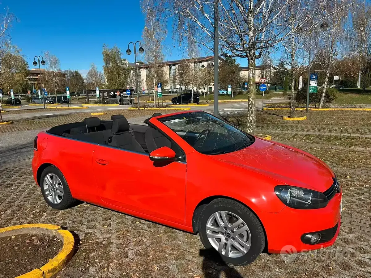 Usata VW Golf VII 140 CV (102 kW) 2012 Arancione Cabrio