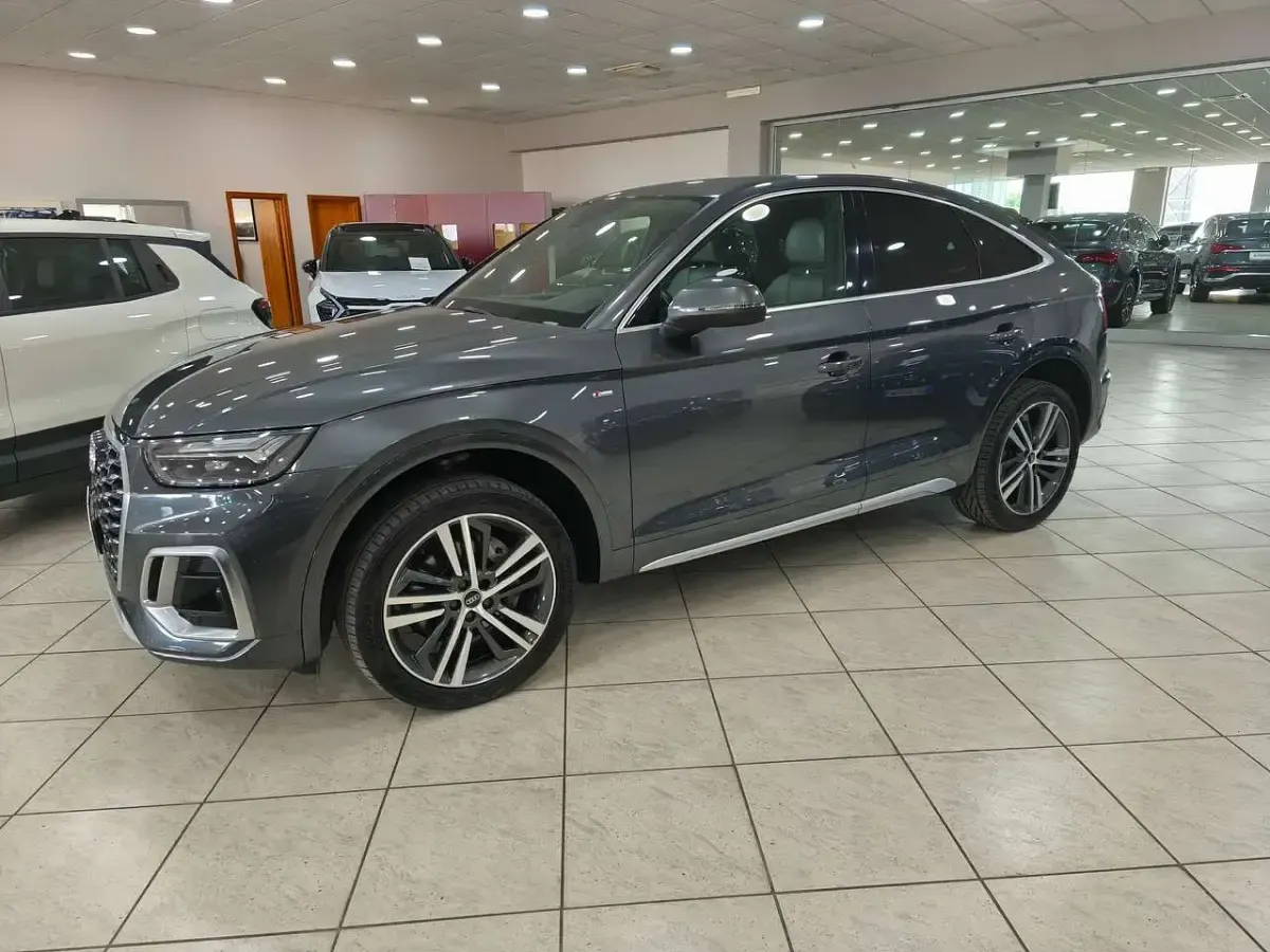 Usata Audi Q5 Sportback S-line plus 204 CV (150 kW) 2021 Grigio SUV
