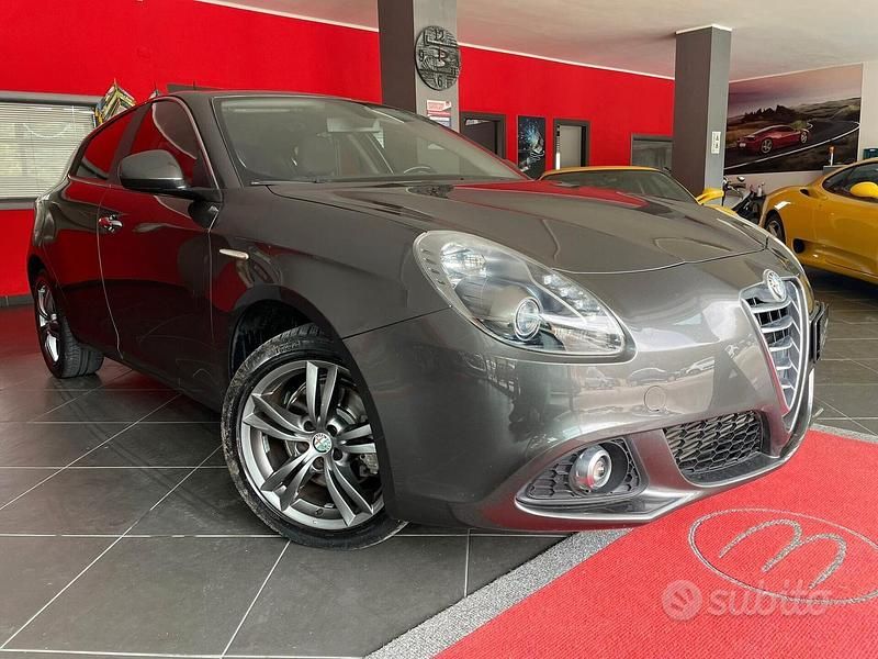 Usata Alfa Romeo Giulietta Exclusive 150 CV (110 kW) 2014 Grigio Utilitaria