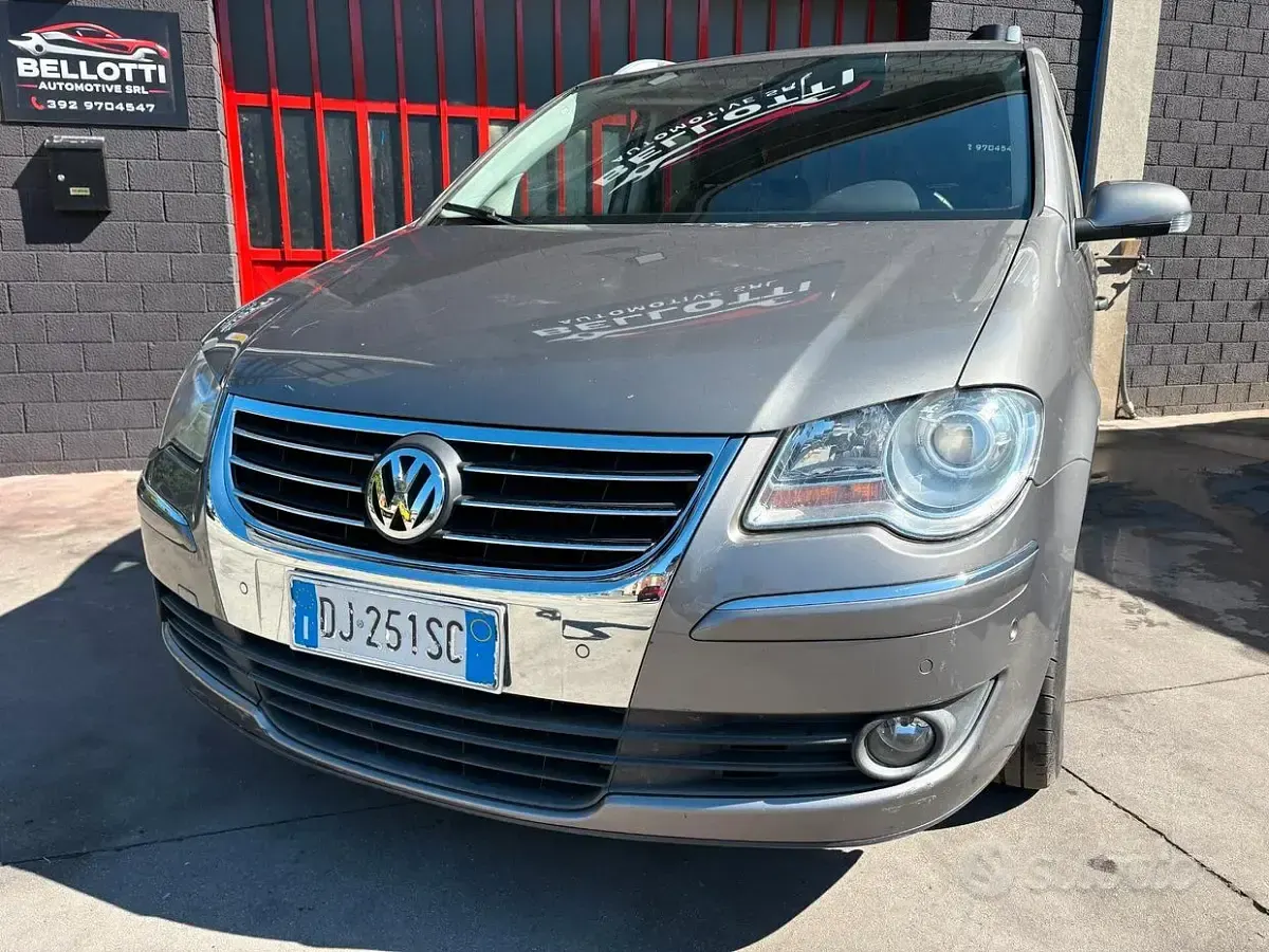 Usata VW Touran Highline 140 CV (102 kW) 2007 Grigio Monovolume