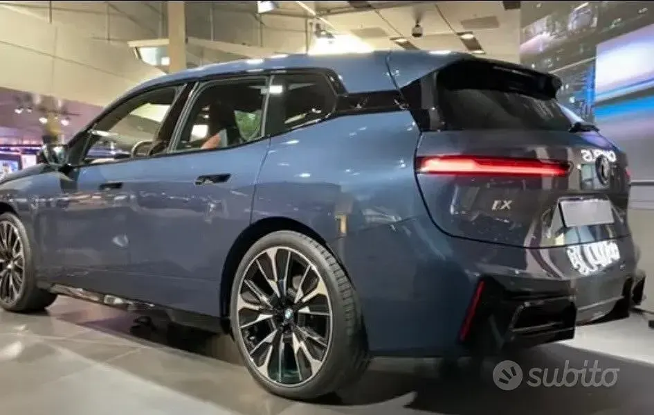 Usata BMW iX M Sport 135 kW (184 CV) 2025 Blu SUV