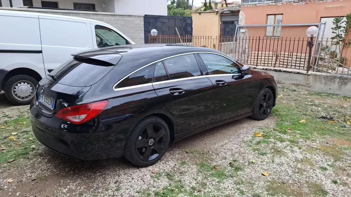 Usata Mercedes CLA200 Shooting Brake Business 136 CV (100 kW) 2017 Station wagon