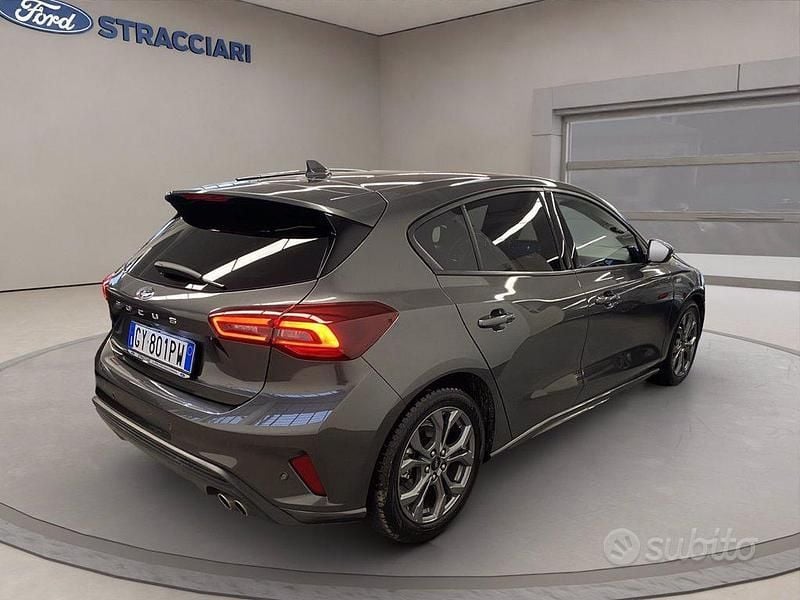 Usata Ford Focus ST-Line 116 CV (85 kW) 2025 Grigio metallizzato Berlina