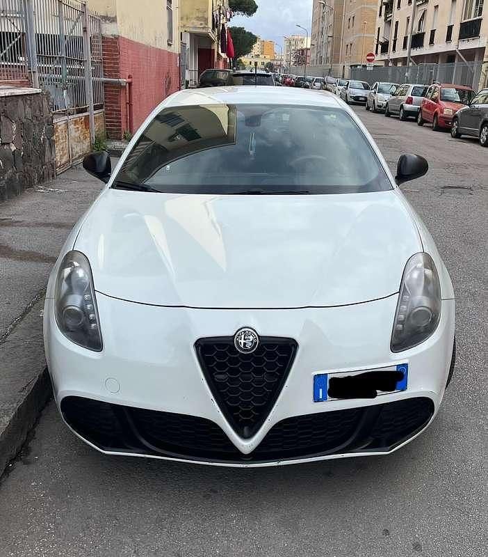 Usata 2013 Alfa Romeo Giulietta Distinctive Tre volumi | 6000 € - Immagine 1/4