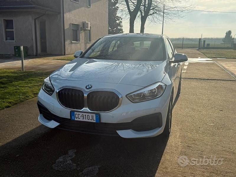 Usata BMW 118 Luxury Line 140 CV (102 kW) 2020 Bianco Utilitaria