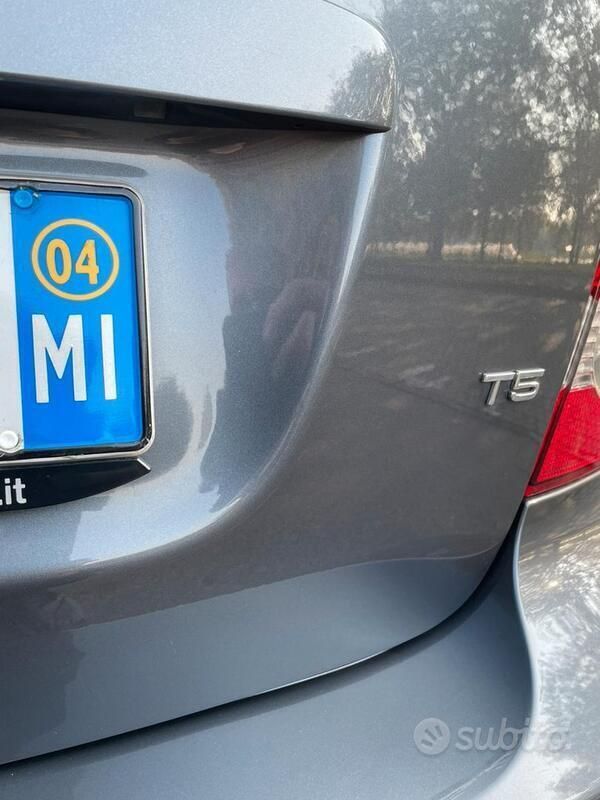 Usata Volvo S40 220 CV (161 kW) 2004 Grigio Berlina