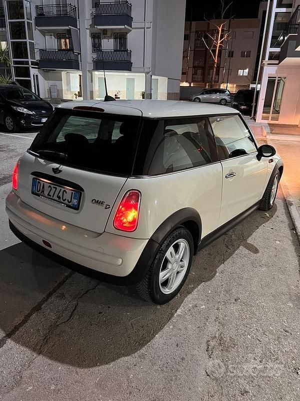 Usata Mini One D 88 CV (64 kW) 2006 Giallo Utilitaria