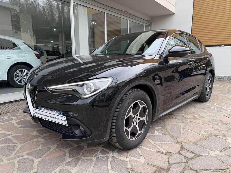 Usata Alfa Romeo Stelvio Business 160 CV (117 kW) 2022 Nero vulcano SUV