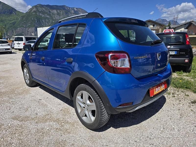 Usata Dacia Sandero Stepway 90 CV (66 kW) 2016 Azzurro Berlina