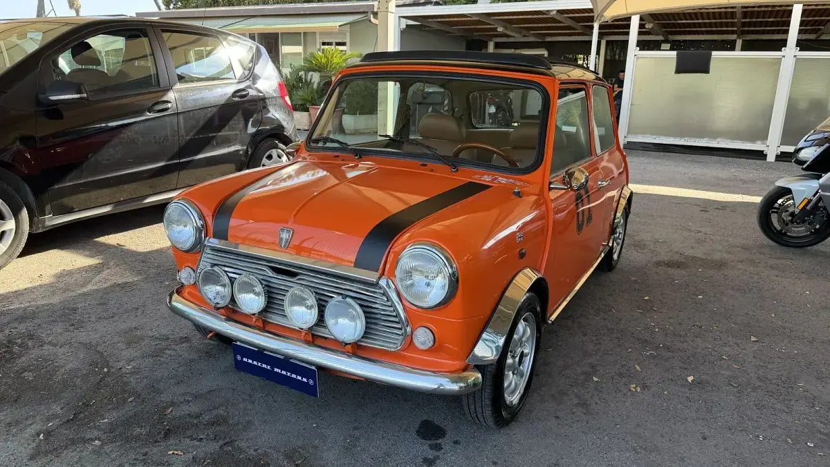 Usata Mini Cooper 53 CV (38 kW) 1995 Arancione Utilitaria