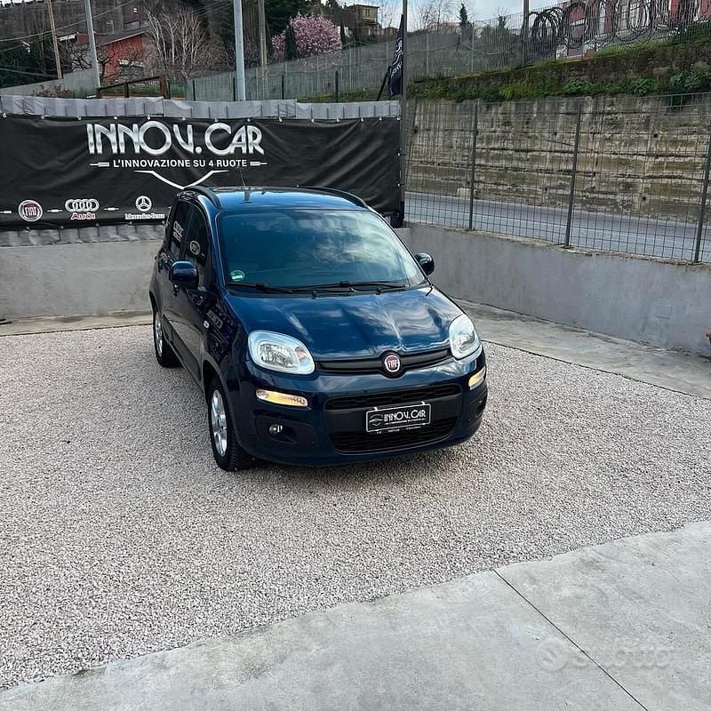 Usata Fiat Panda Lounge 69 CV (50 kW) 2018 Blu Utilitaria
