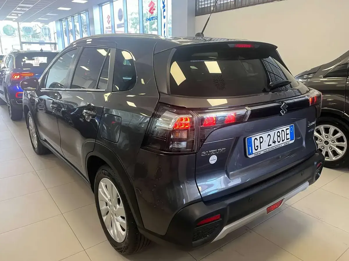 Usata Suzuki SX4 S-Cross 129 CV (94 kW) 2023 Grigio metallizzato SUV
